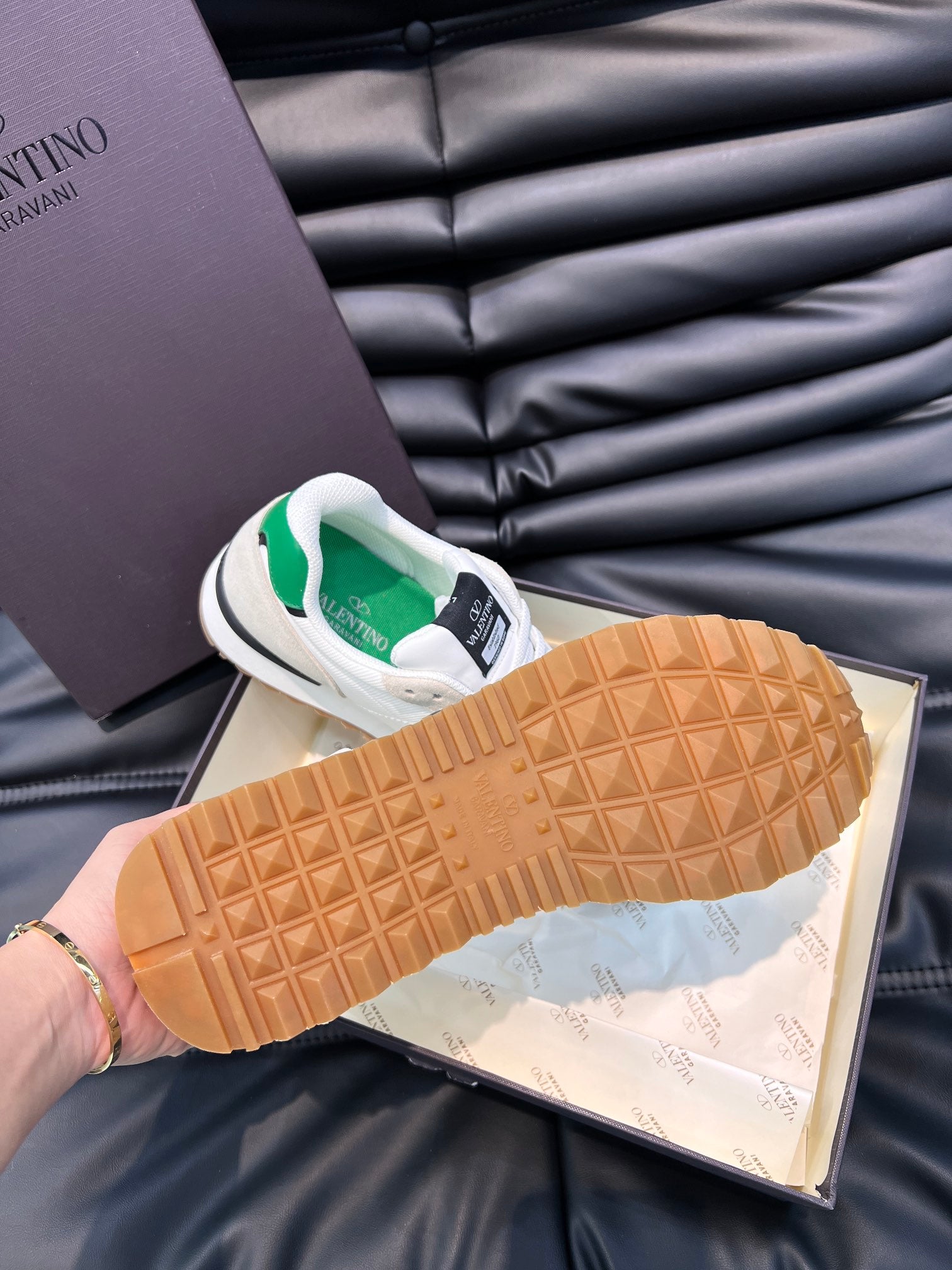 VLT SNEAKERS (pre-order)