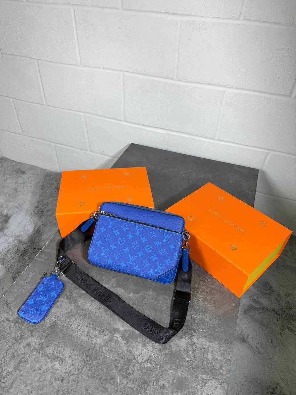 LVE TRIO MESSENGER BLUE