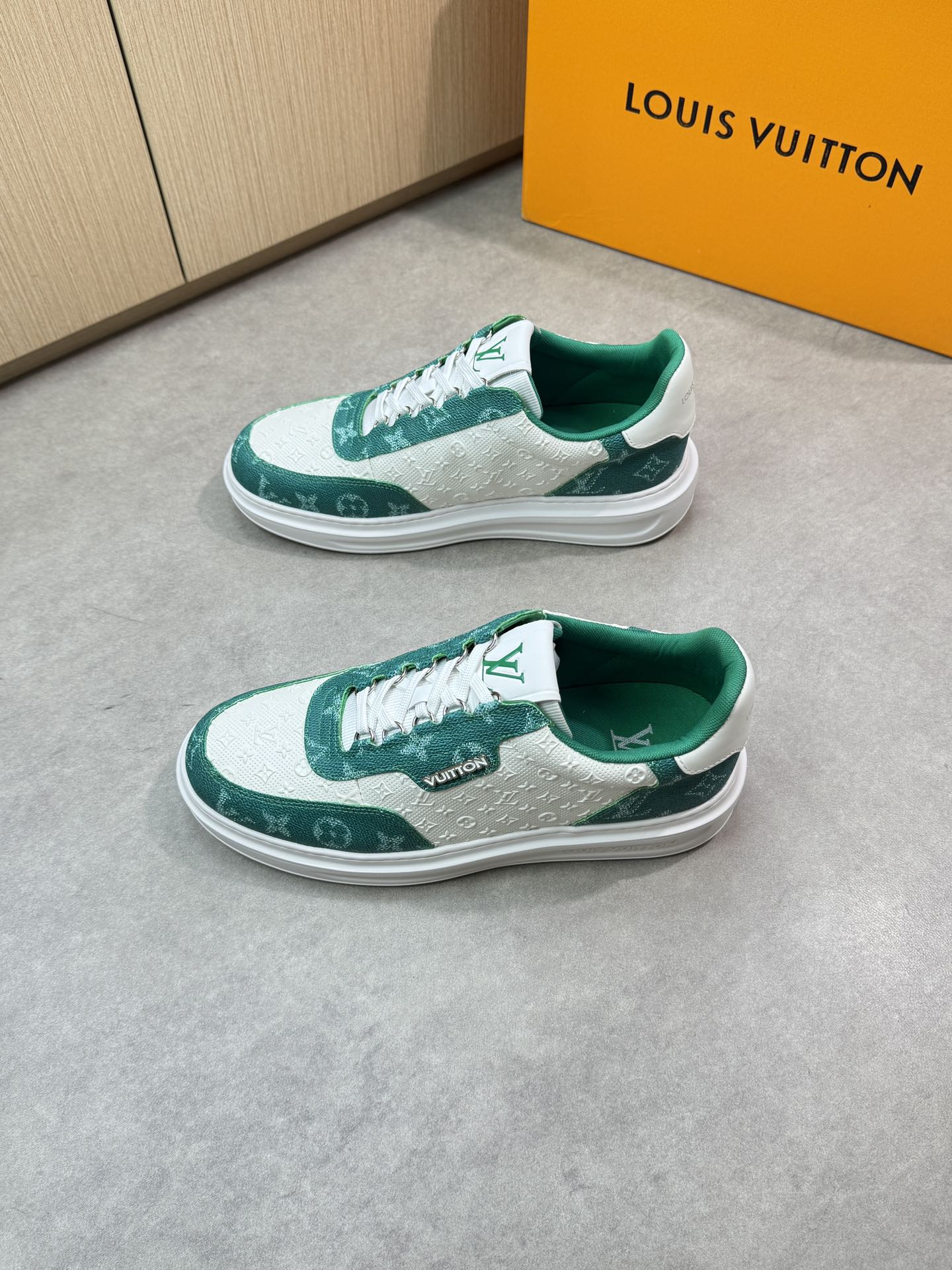 LVE SNEAKER (pre-order)