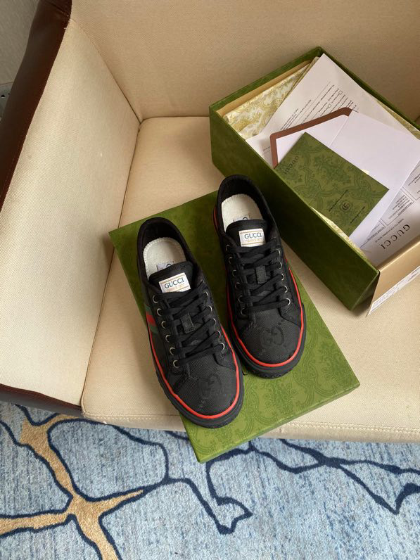 UCCI SNEAKER (pre-order)