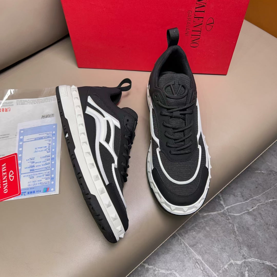 VLT SNEAKERS (pre-order)