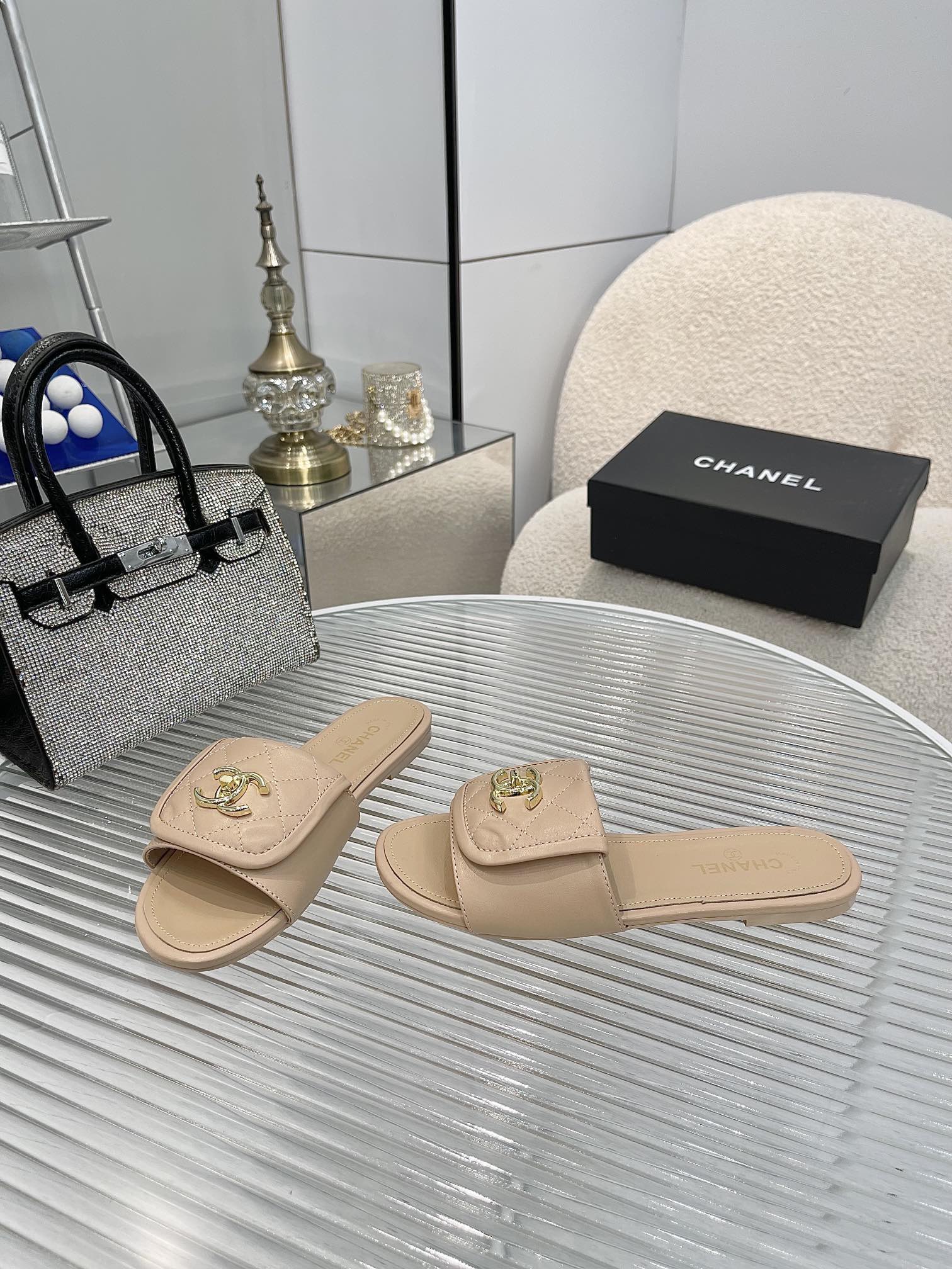 CHNL SLIDERS FEMMES (précommande)