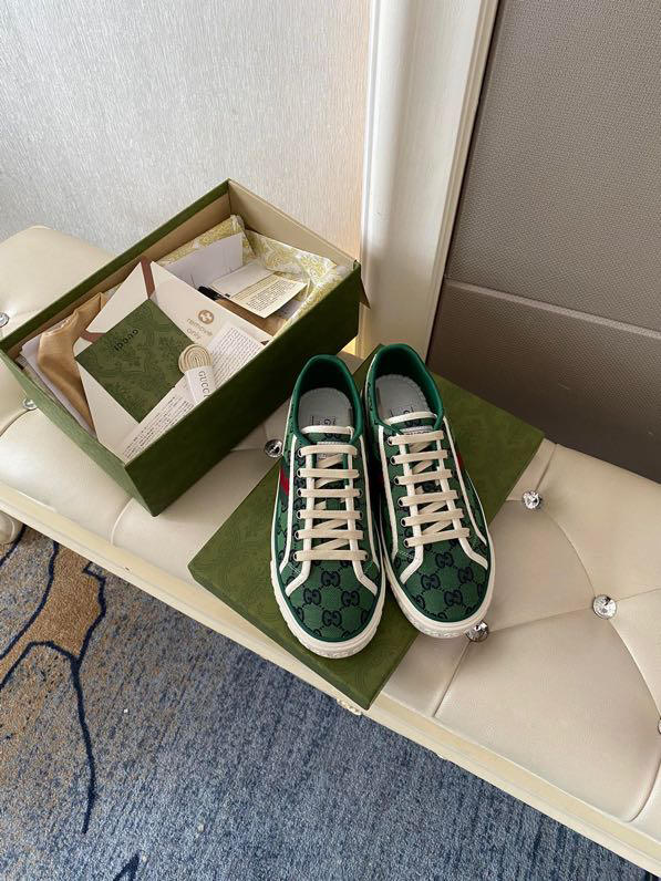 UCCI SNEAKER (pre-order)