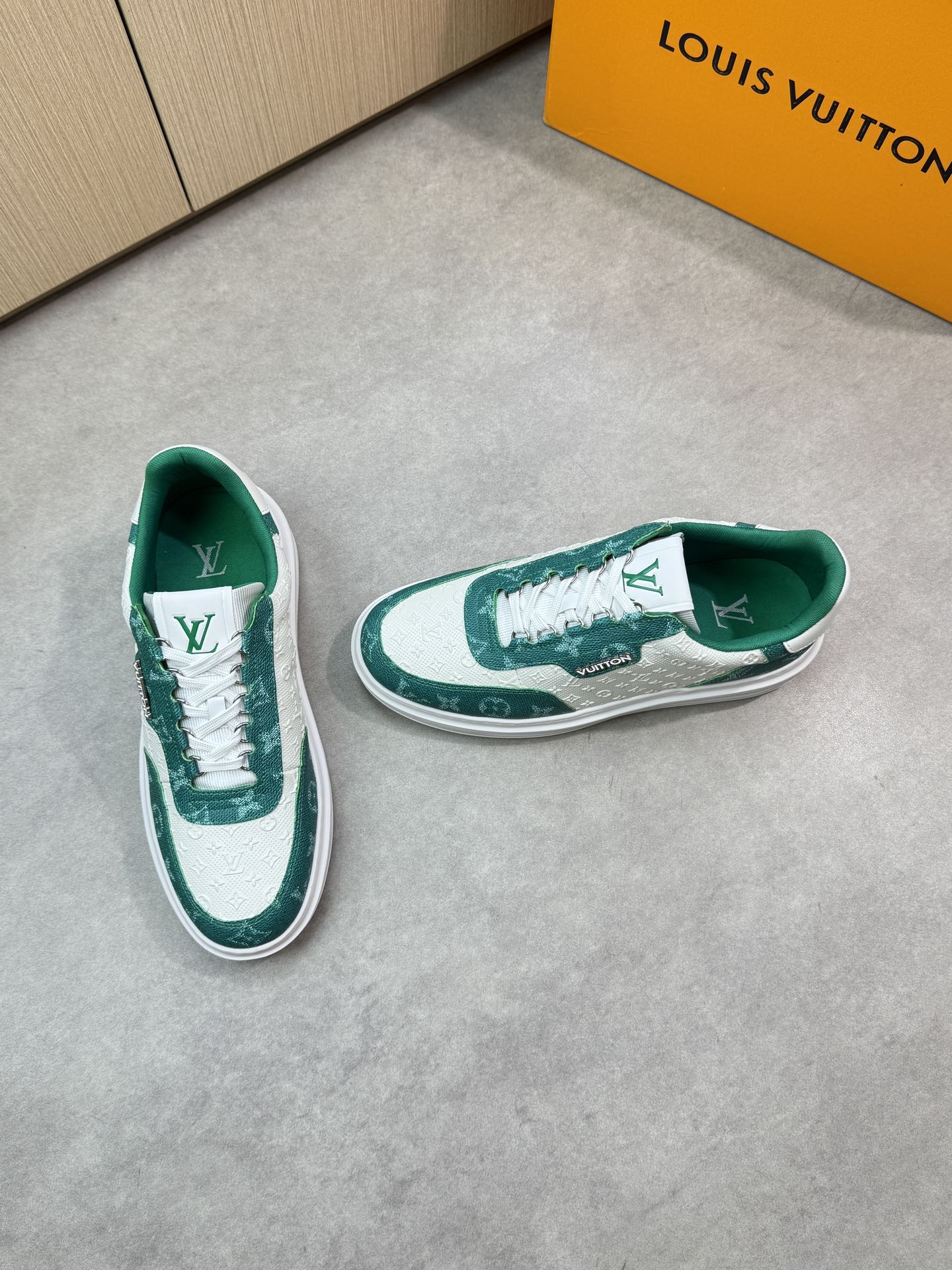 LVE SNEAKER (pre-order)