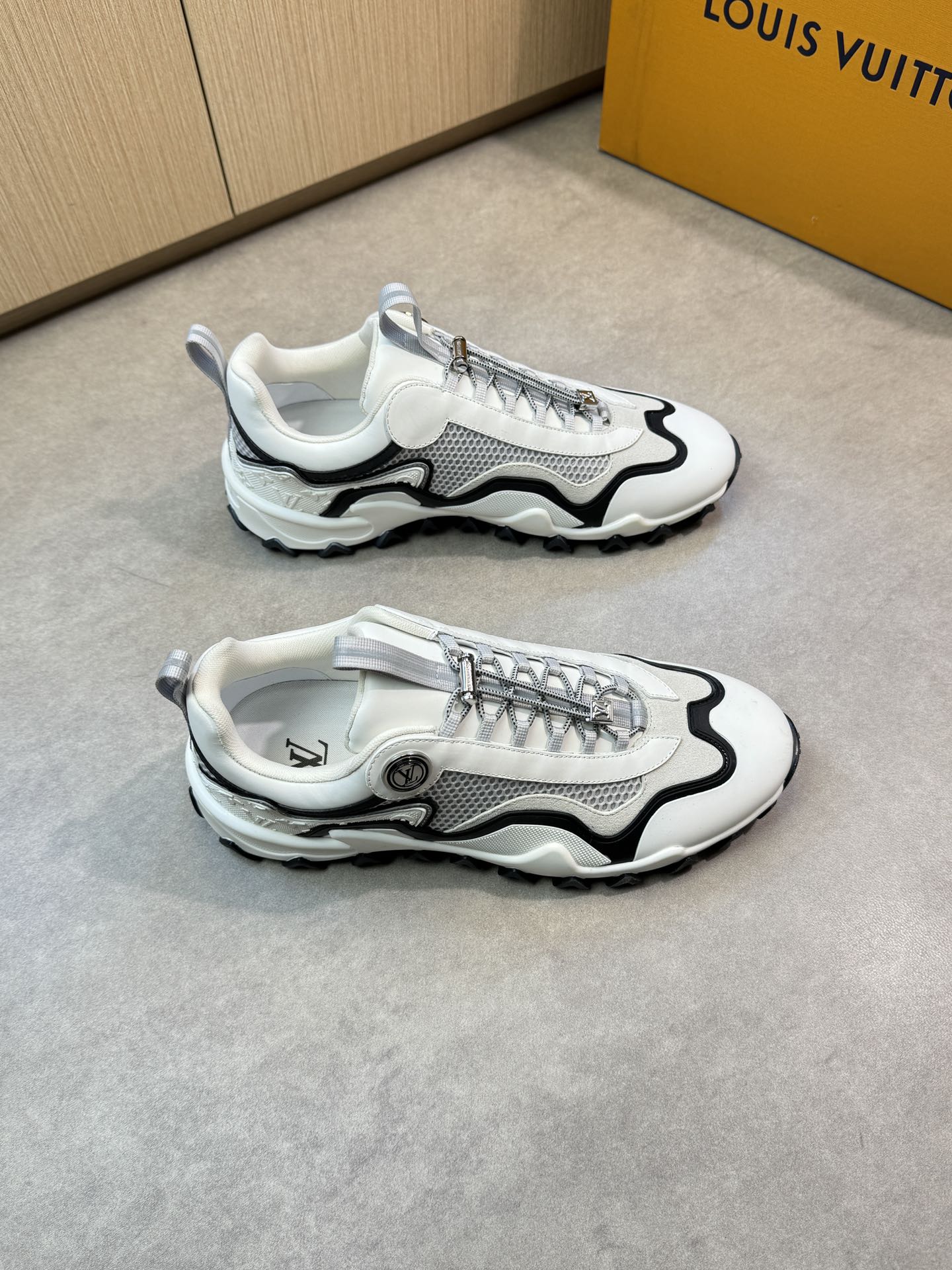 LVE TRAINERS WHITE (pre-order)