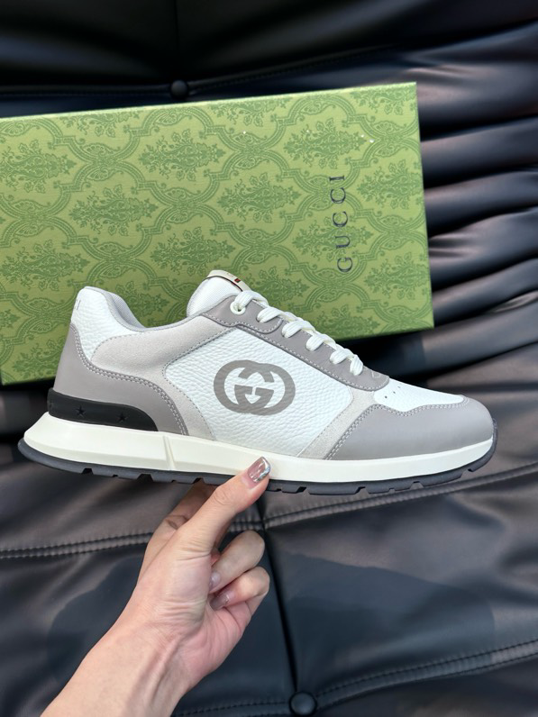 UCCI RUN AWAY (pre-order)