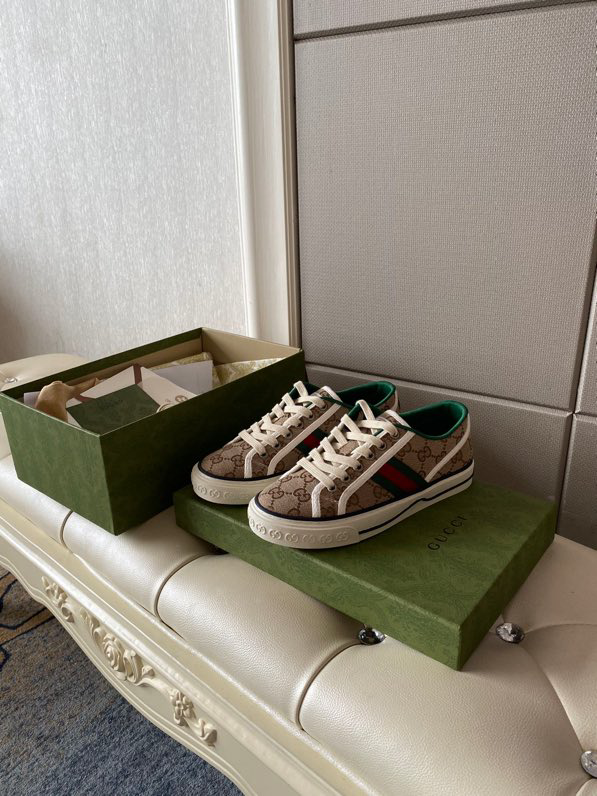 UCCI SNEAKER (pre-order)