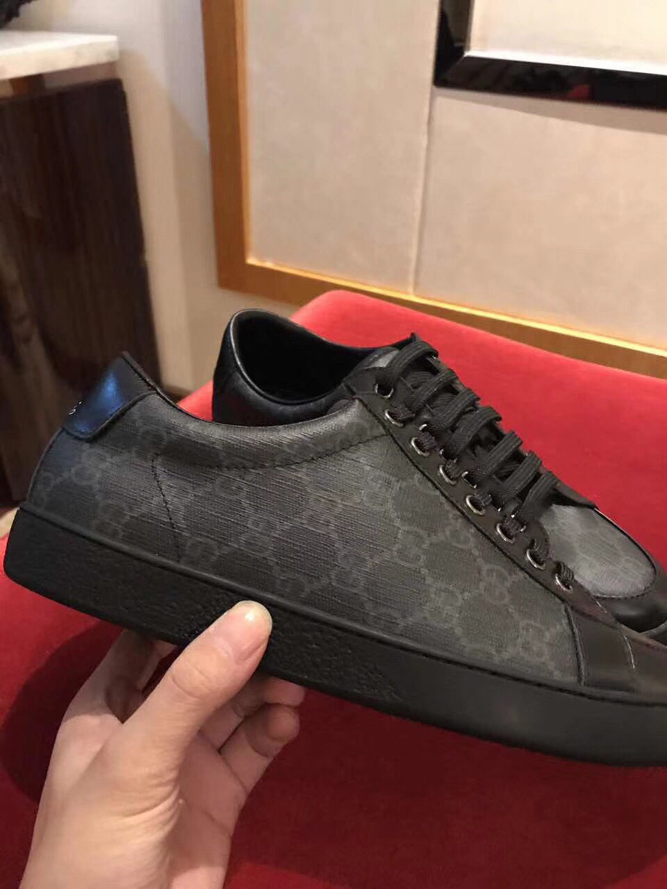 UCCI SNEAKER (pre-order)