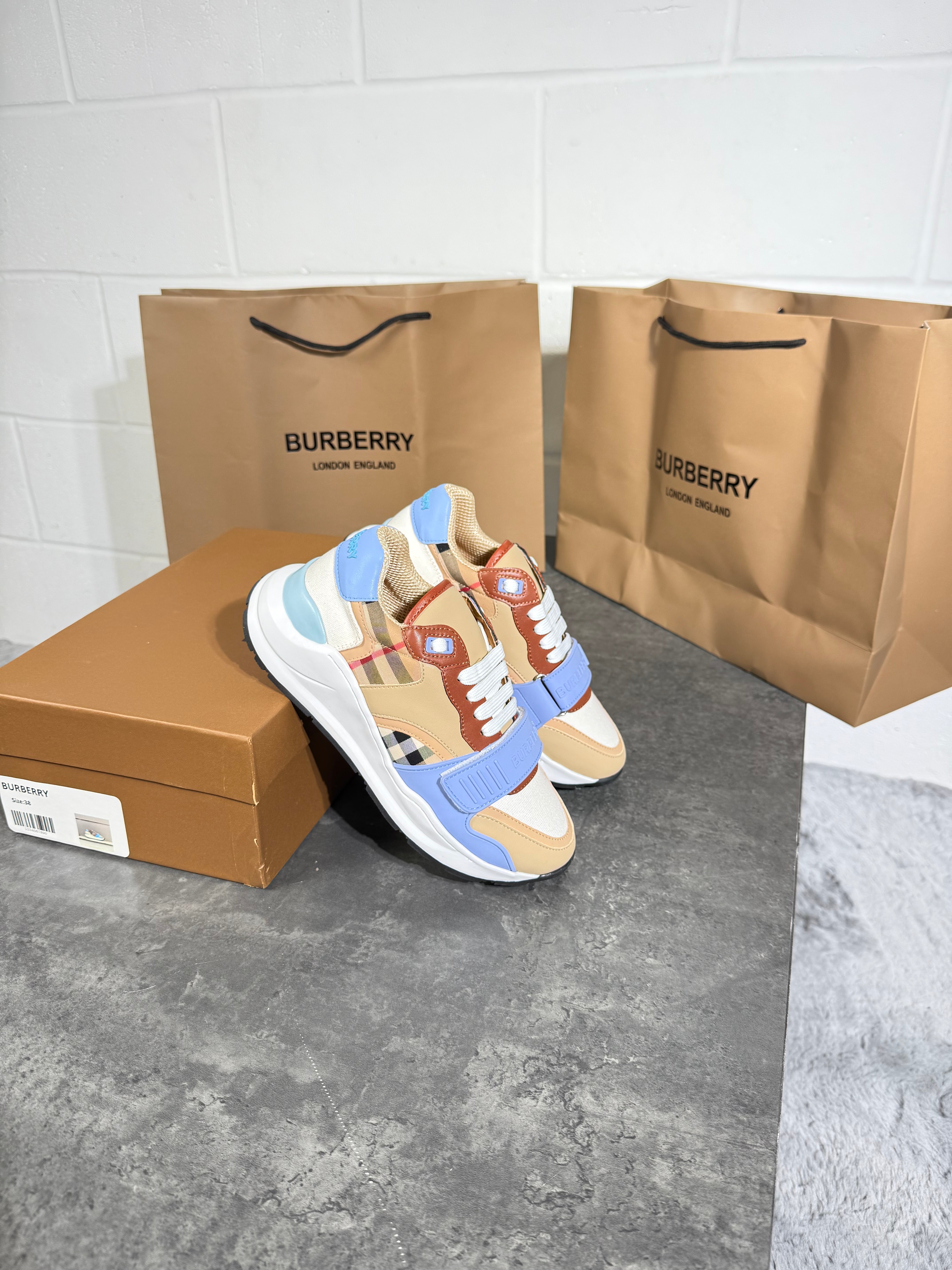 BURB ladies trainers blue