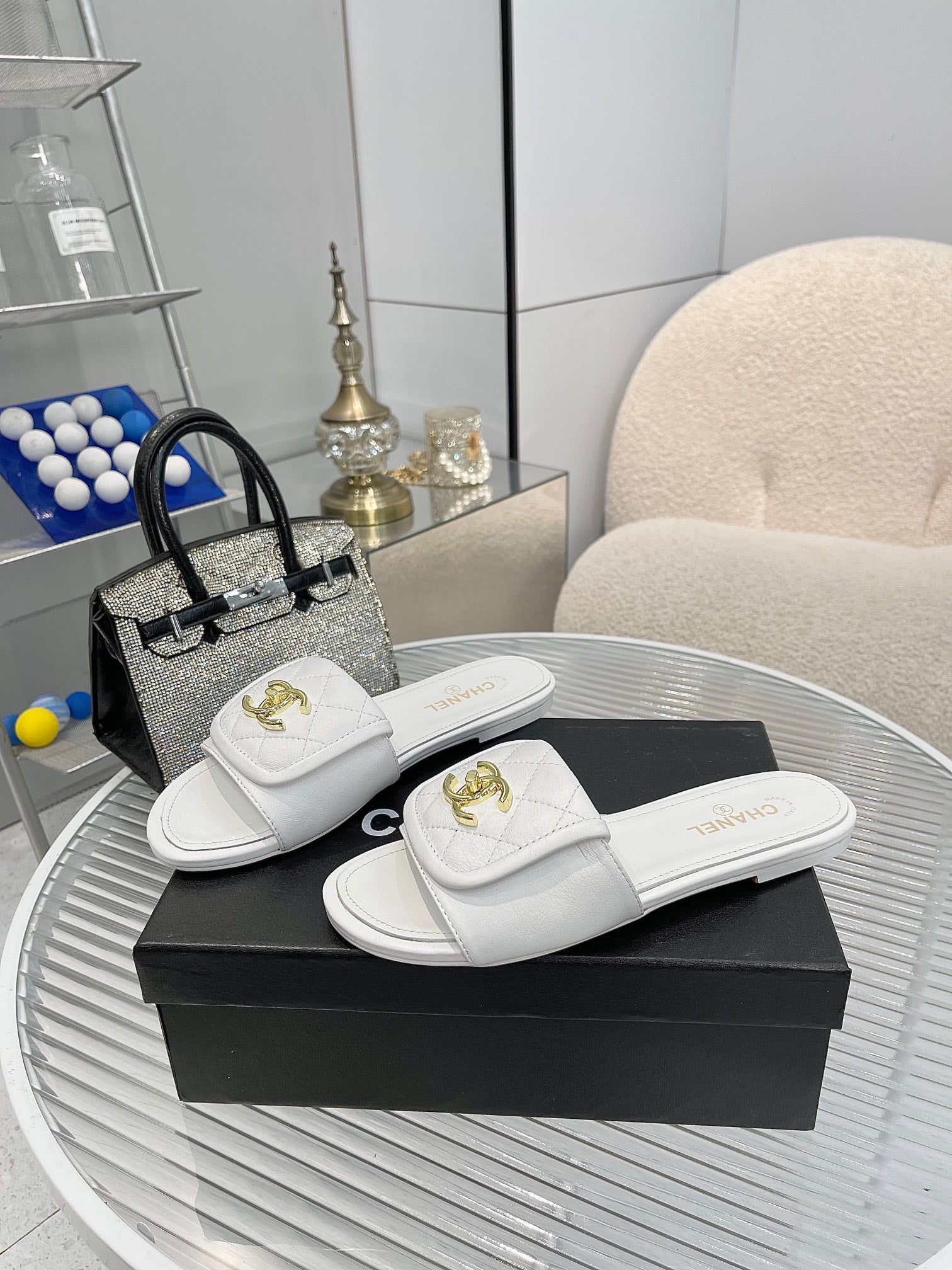 CHNL SLIDERS FEMMES (précommande)