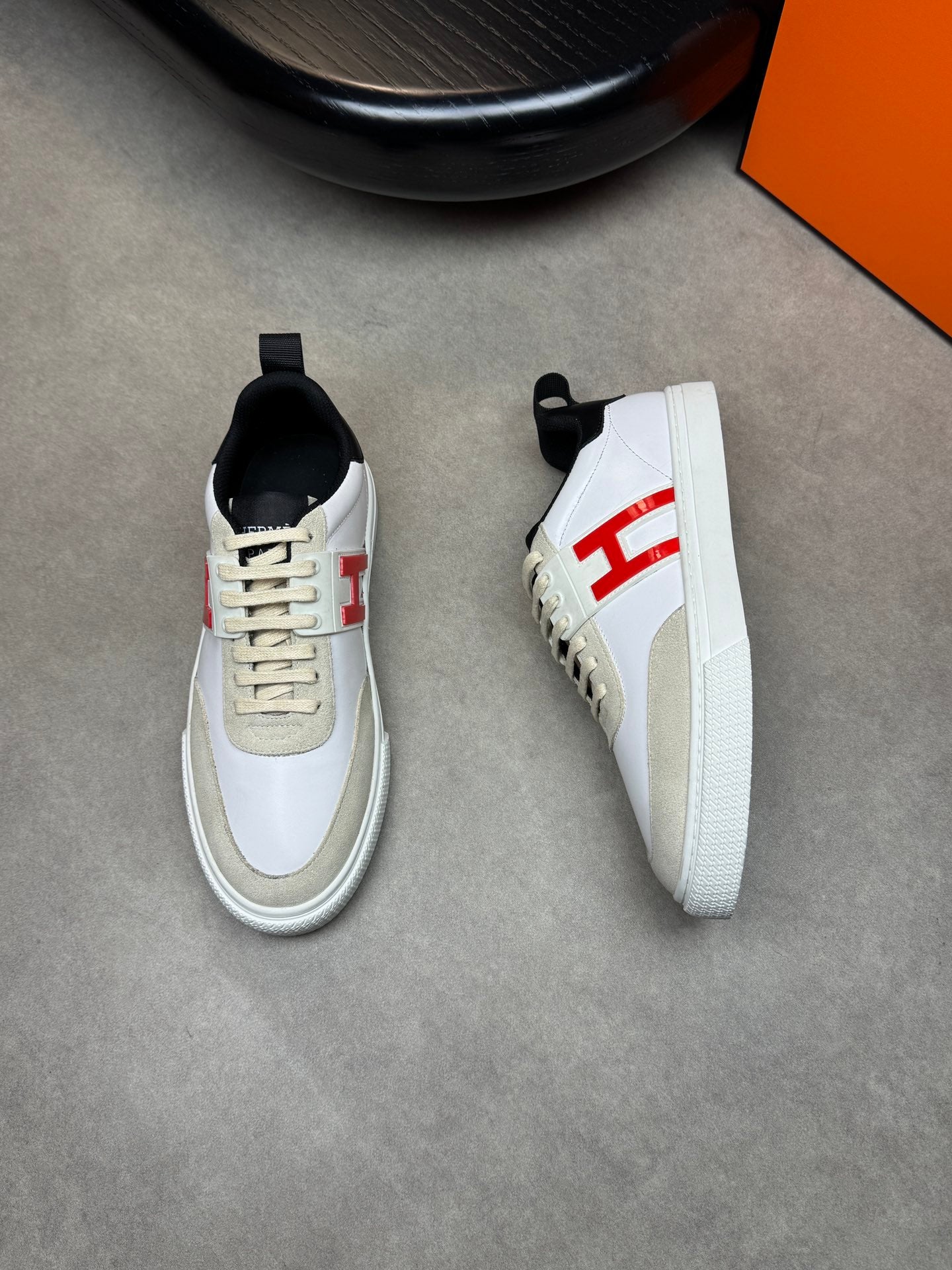 HRM SNEAKERS (pre-order)