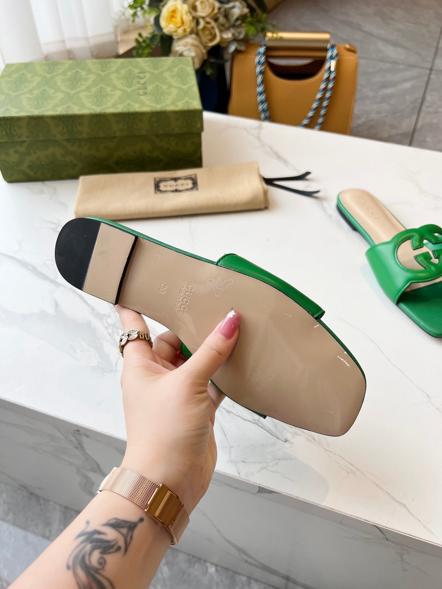 UCCI SLIDERS FEMME (précommande)