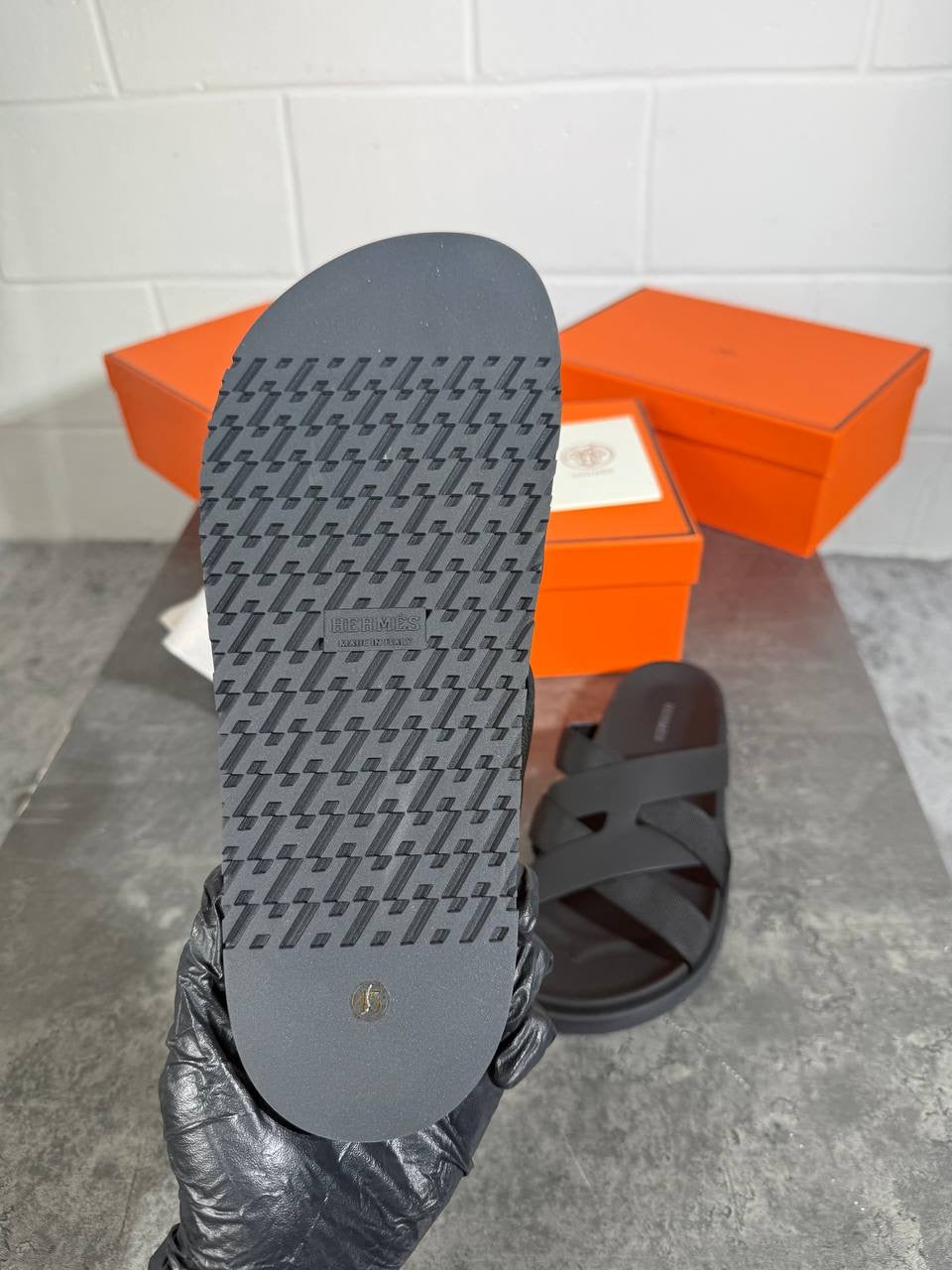 HRMS STRAP SANDALS BLACK