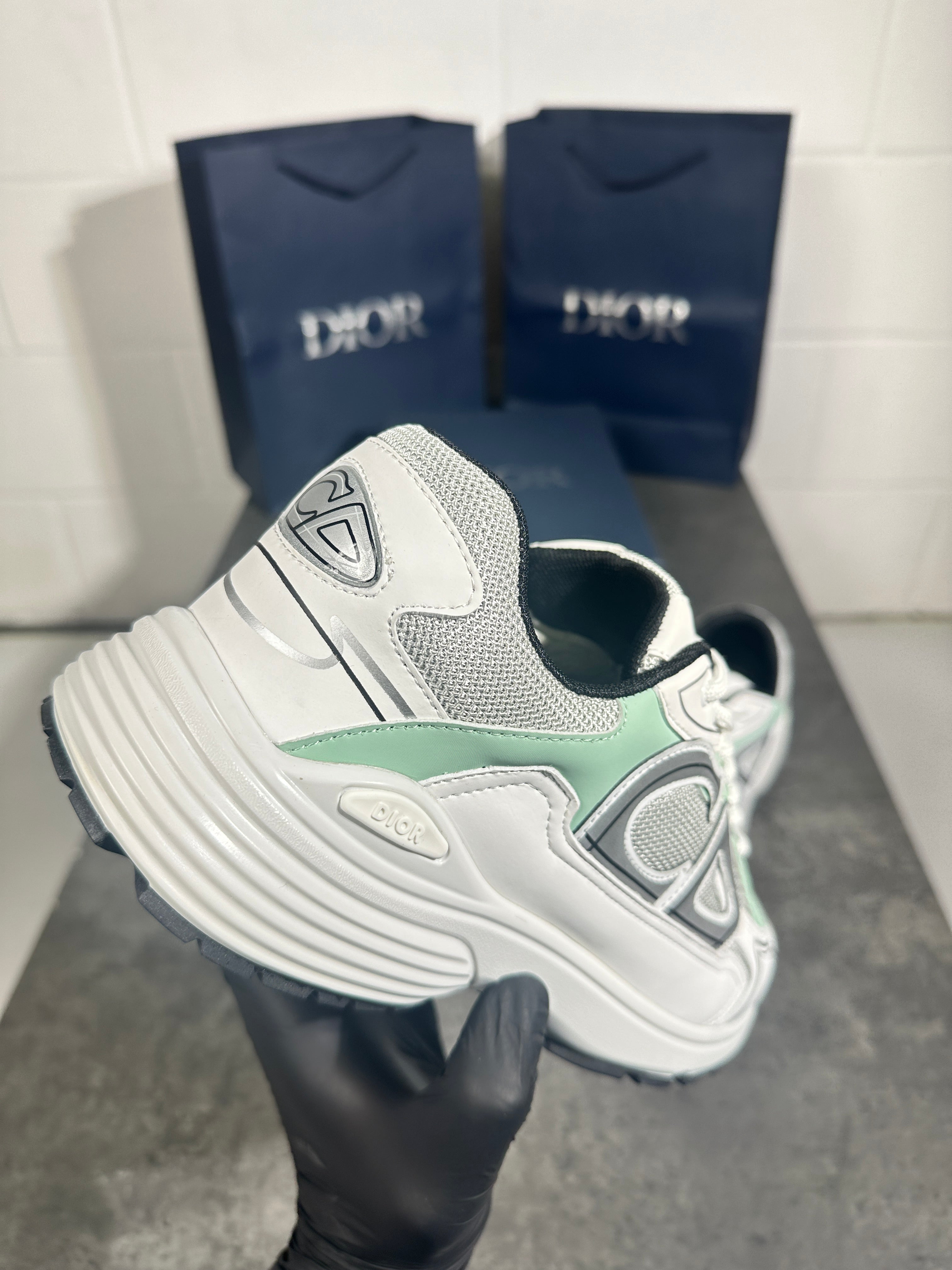 (pre-order)IOR b30 - white n green (exclusive color-way)