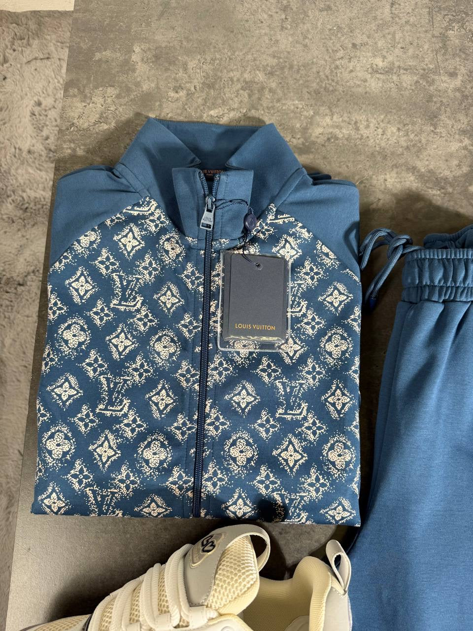 LVE TRACKSUIT