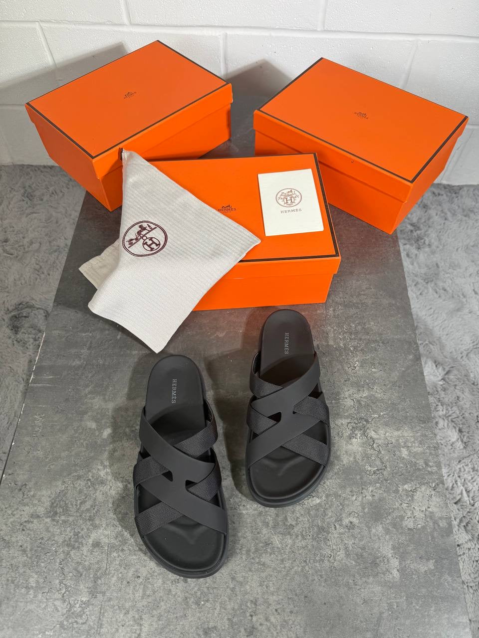 HRMS STRAP SANDALS BLACK